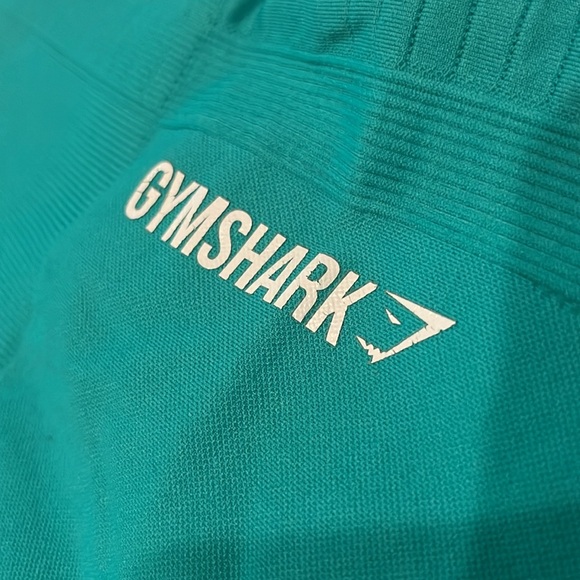 Reposhed gymshark shorts medium - Picture 2 of 5